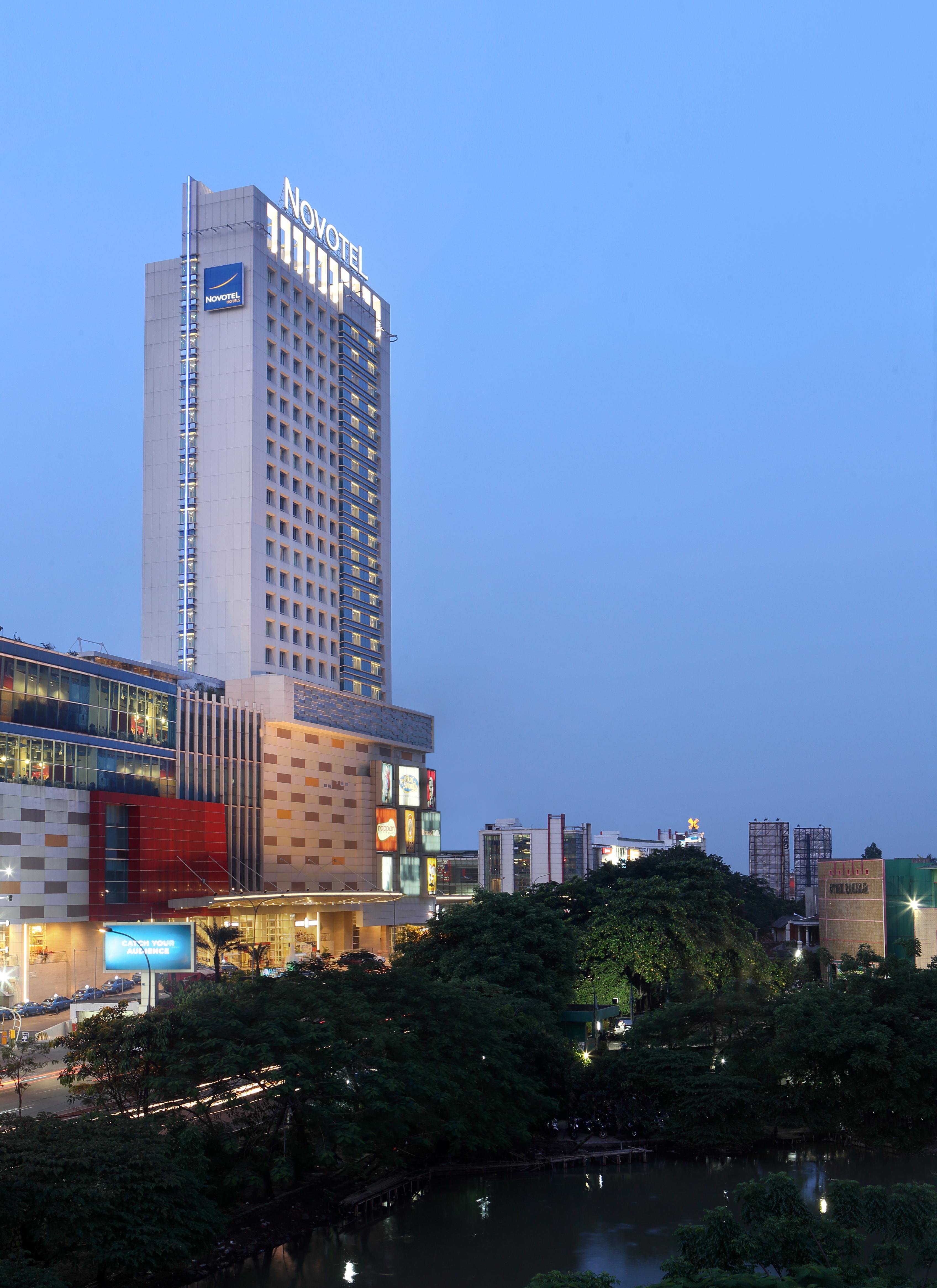 Novotel Tangerang Exterior photo