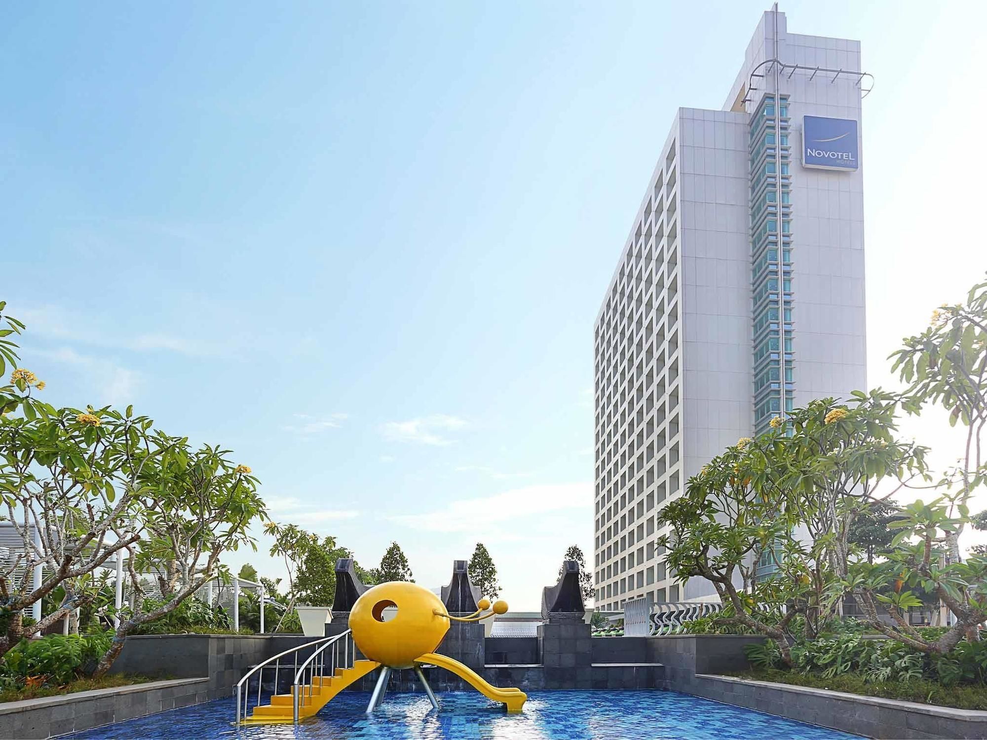 Novotel Tangerang Exterior photo